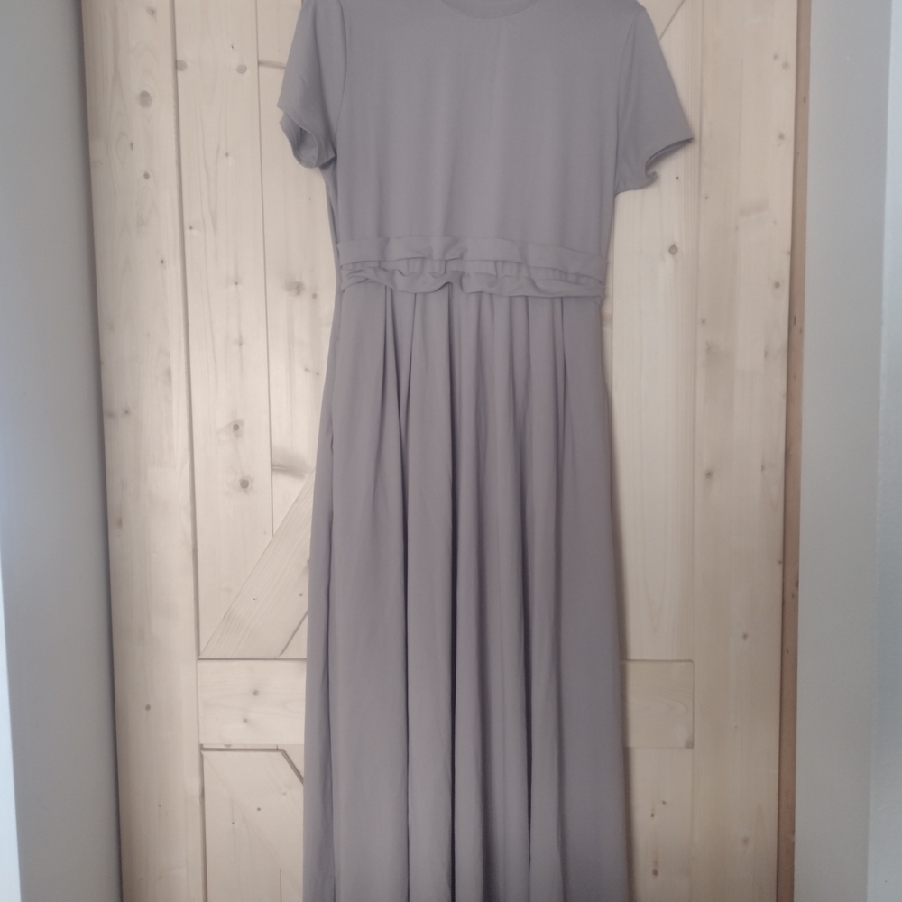 HALARA Short-Sleeve Maxi Dress in Light Taupe